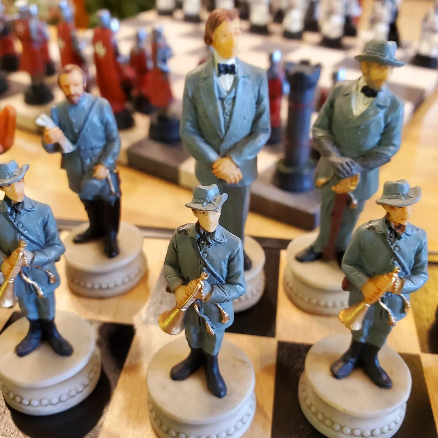 CHESS SET | Civil War Chessmen in Black & Maple Chest