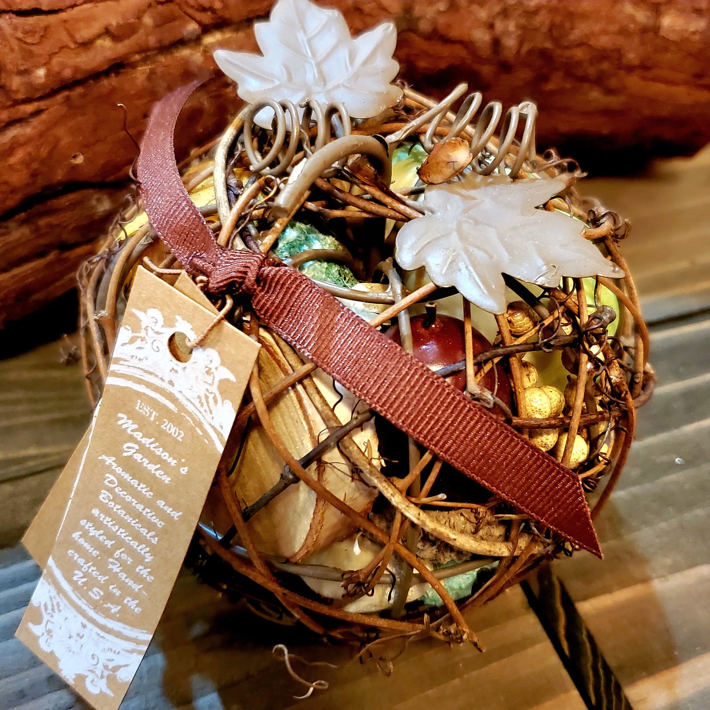 Madison Garden 4" Vine Pumpkin Potpourri - November Scent