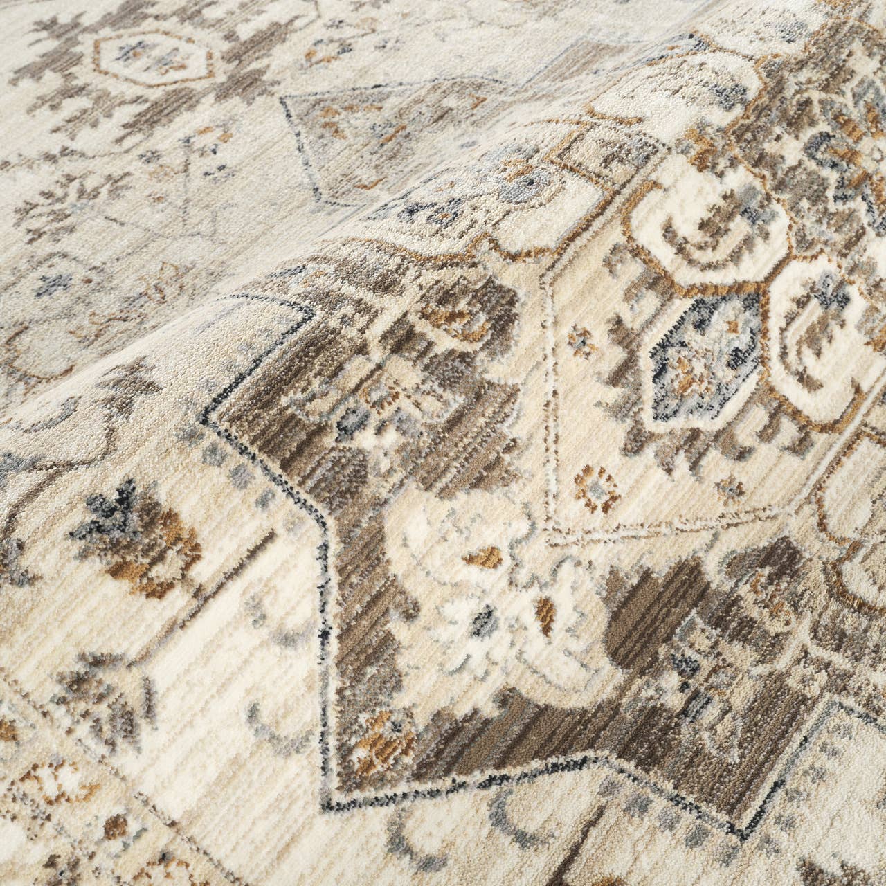 Alara Ivory Beige Vintage Geometric Medallion Area Rug: 6' x 9'5"