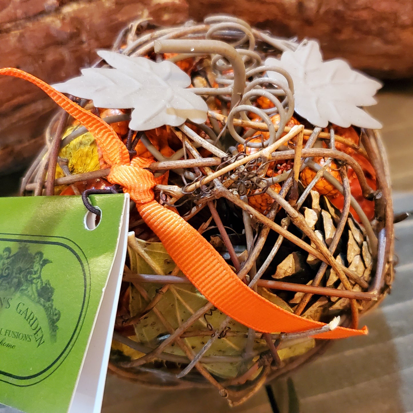 Madison Garden 4" Vine Pumpkin Potpourri - Pumpkin Scent