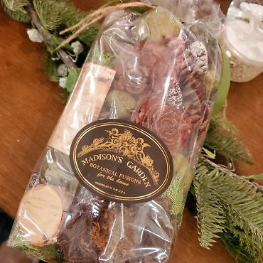 Madison's Garden Potpourri Bag, Log Cabin Fragrance