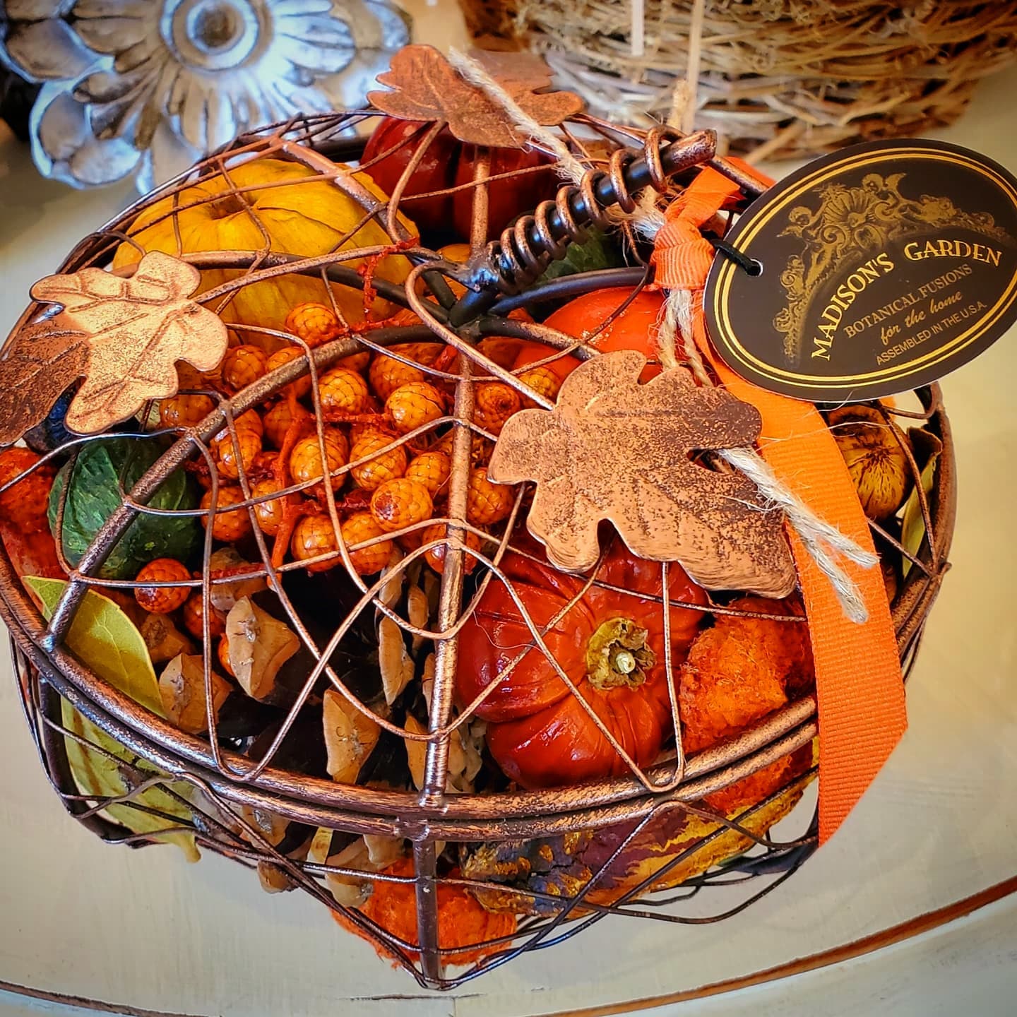 Madison Garden 4" Vine Pumpkin Potpourri - Pumpkin Scent
