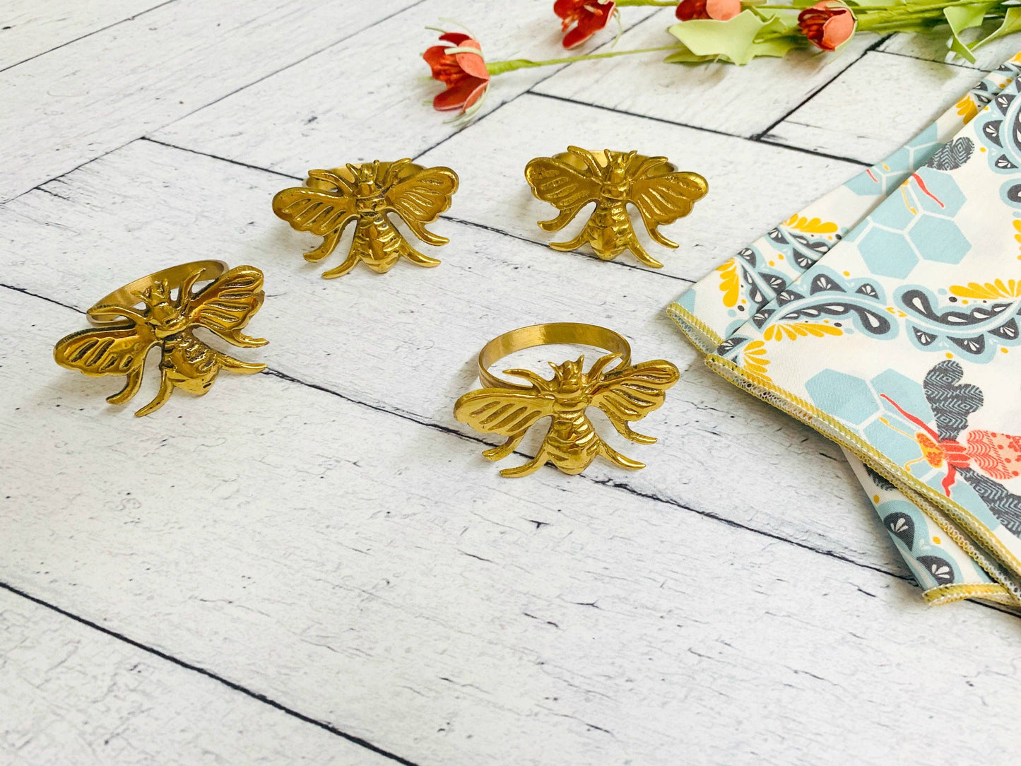 Honey Bee Cloth Napkins, set of four: 10inch cocktail