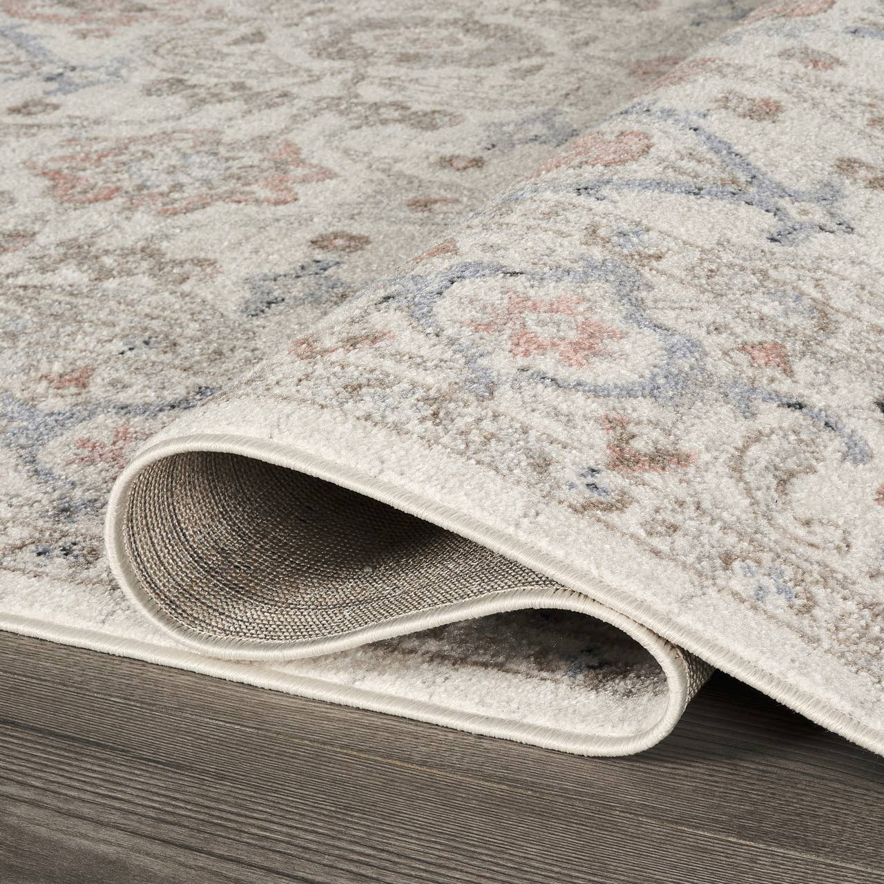 Vivienne Washable Traditional Blue Ivory Area Rug: 7'9" x 10'2"
